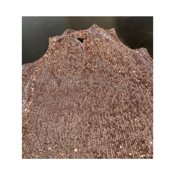 Cable & Gauge  Pink Sequin sleeveless lined keyhole blouse L. - Picture 7 of 11